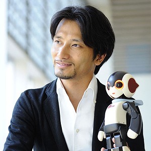 ヒューマンアカデミーロボット教室の監修はロボットクリエイターの高橋智隆さん
